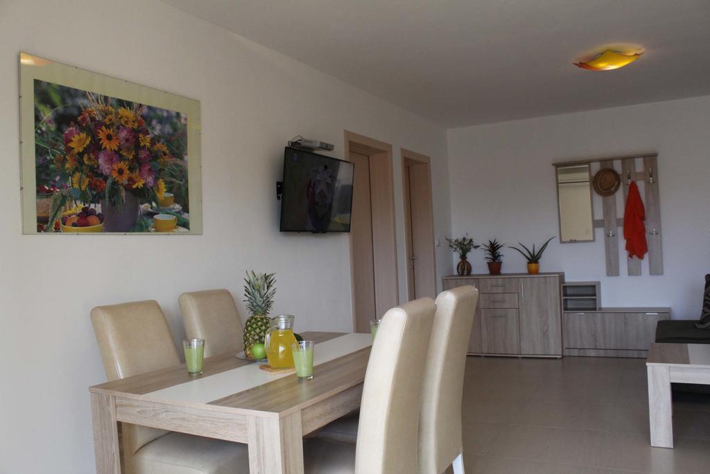 Apartments Bellator Šilo Eksteriør billede