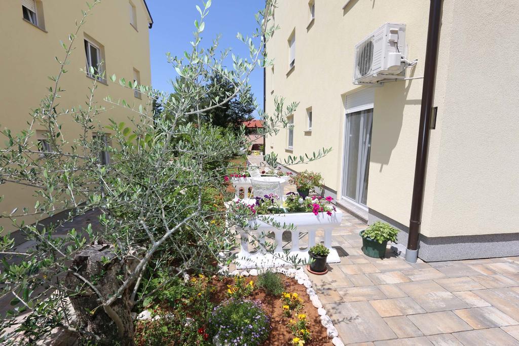 Apartments Bellator Šilo Eksteriør billede